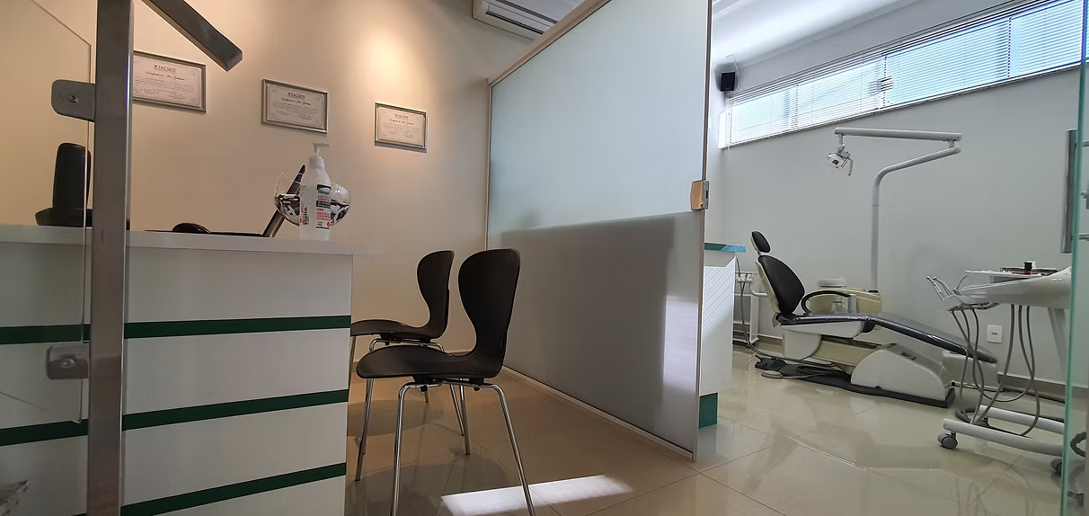 Interior da clínica Moreira Odontologia
